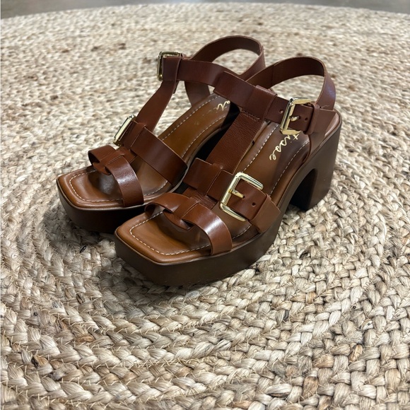 Matisse Tan Leather Block Heel Sandals - Picture 3 of 4